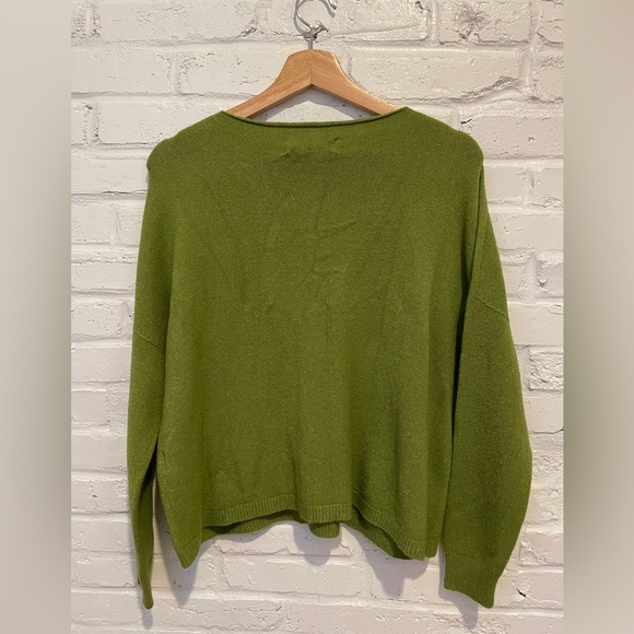 Amazing Green Sweater NWT - Picture 4 of 5